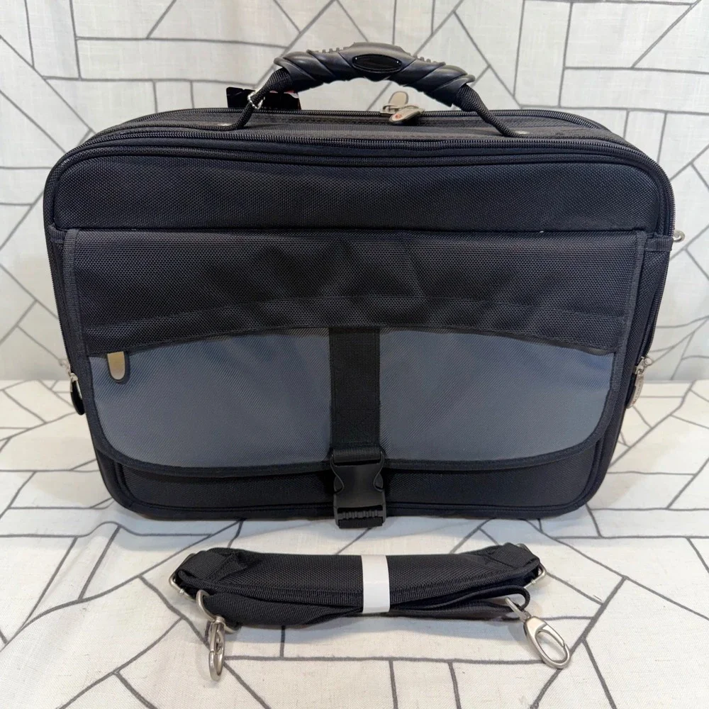 Foray Laptop Case 17